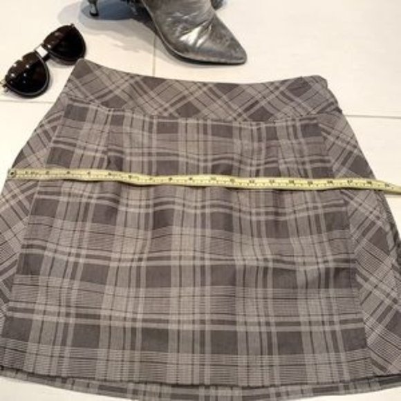 Made in 🇨🇦Gorgeous Pink Tartan Pleated Mini Skirt - Picture 9 of 17